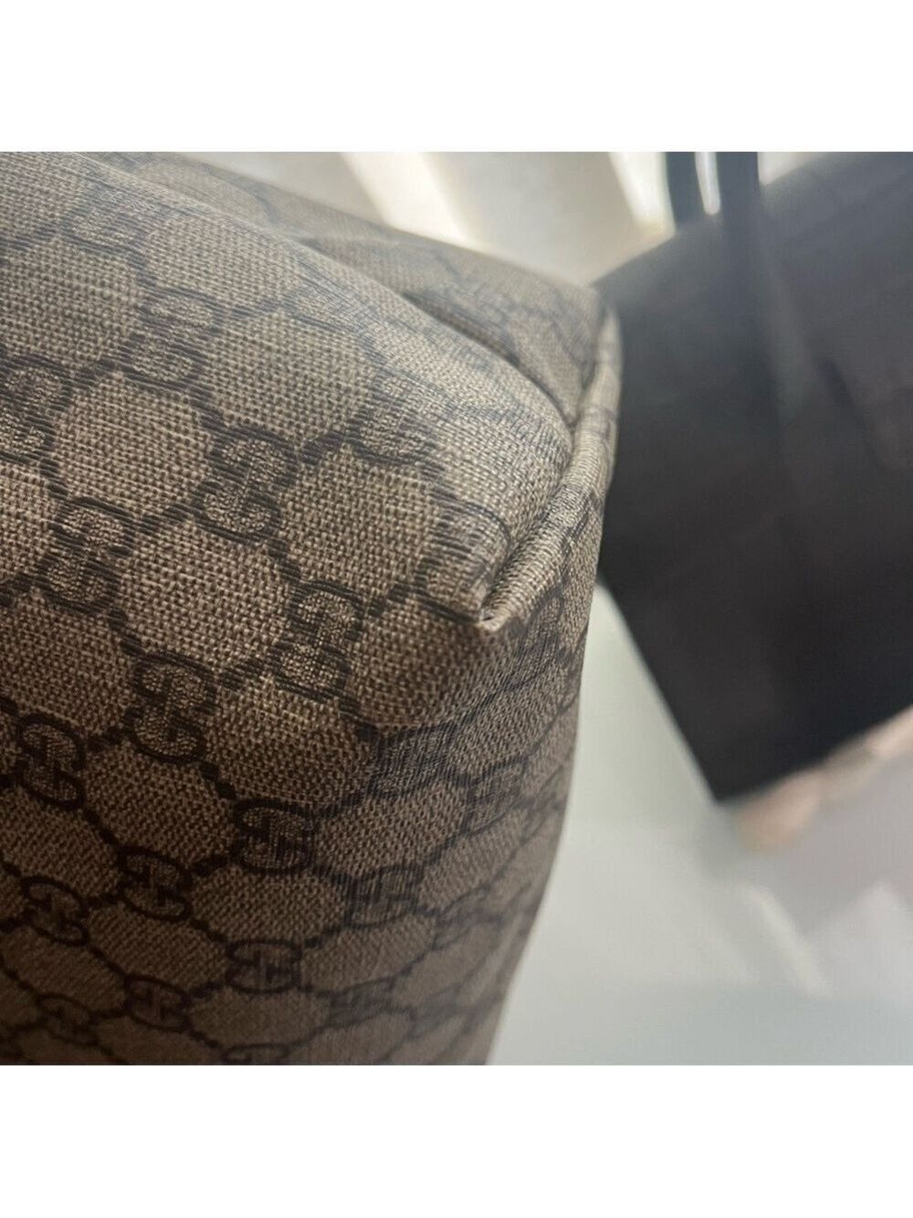 GUCCI GG SUPREME MONOGRAM TOTE - Picture 13 of 16